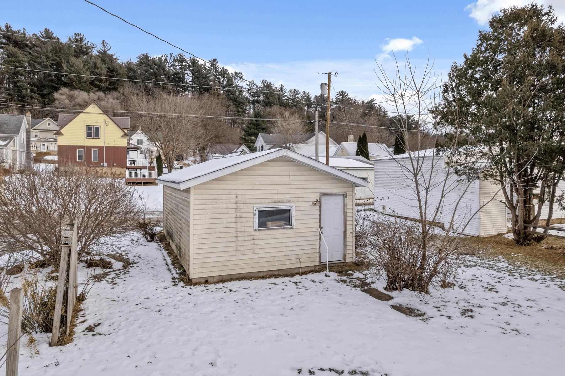 104 Center Street Wonewoc, WI 53968 - Photo 20 of 27