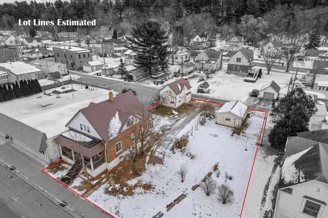 $1 | 104 Center Street, Wonewoc, WI 53968