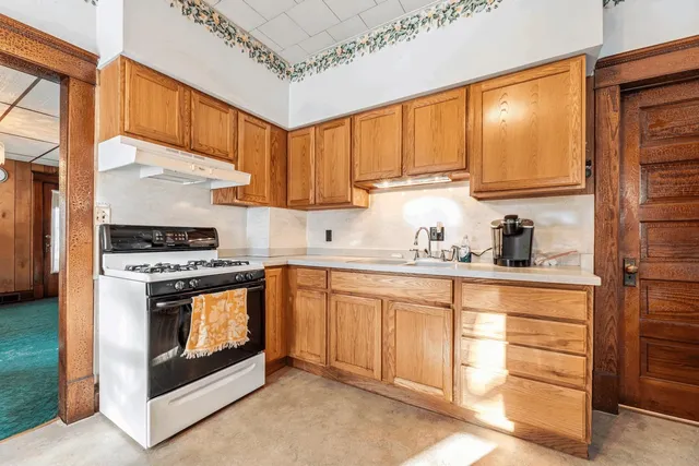 $1 | 104 Center Street, Wonewoc, WI 53968