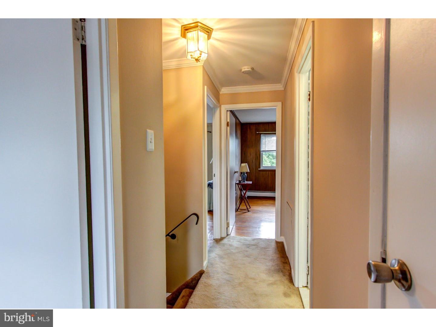 10840 East Keswick Road Philadelphia, PA 19154 - Photo 12 of 18 Hallway