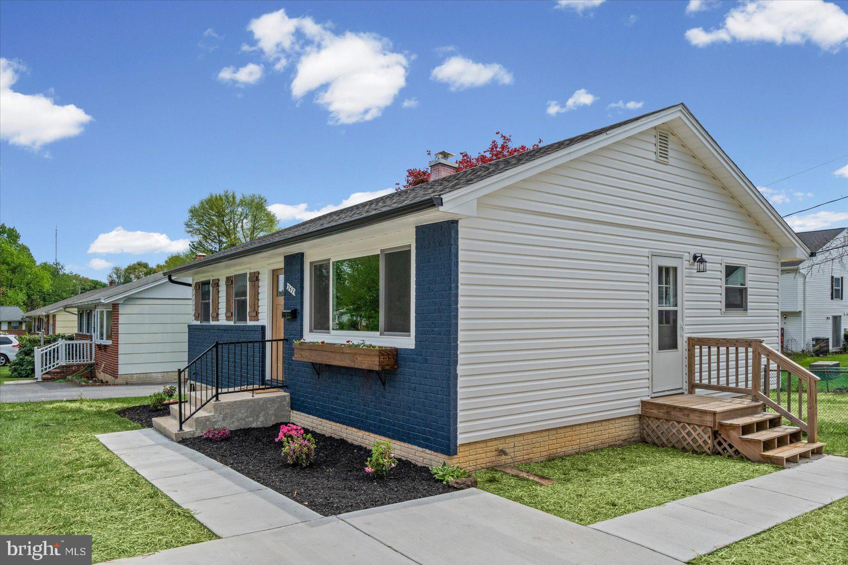 247 Candytuft Road Reisterstown, MD 21136 - Photo 4 of 35