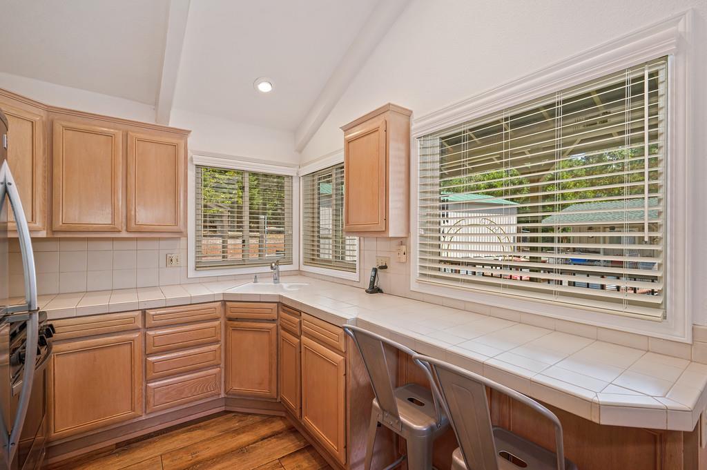 29082 Ridge View Road Foresthill, CA 95631 - Photo 37 of 78 Guest House Kitchen