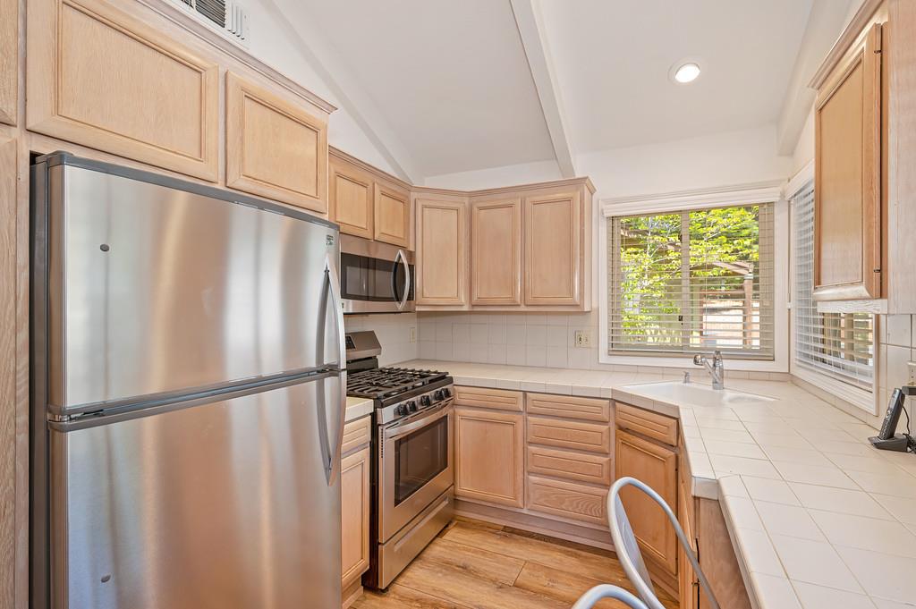 29082 Ridge View Road Foresthill, CA 95631 - Photo 38 of 78 Guest House Kitchen