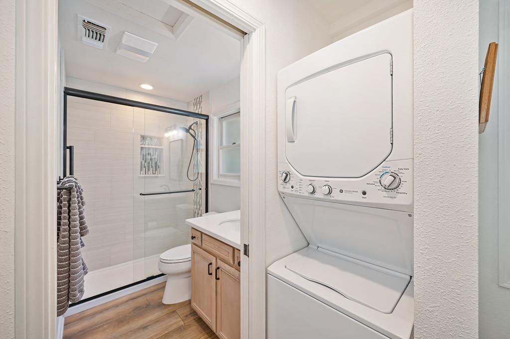 29082 Ridge View Road Foresthill, CA 95631 - Photo 41 of 78 a bathroom with a toilet and a sink