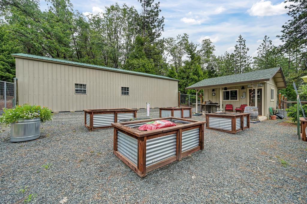 29082 Ridge View Road Foresthill, CA 95631 - Photo 53 of 78 a backyard of a house with yard and outdoor seating