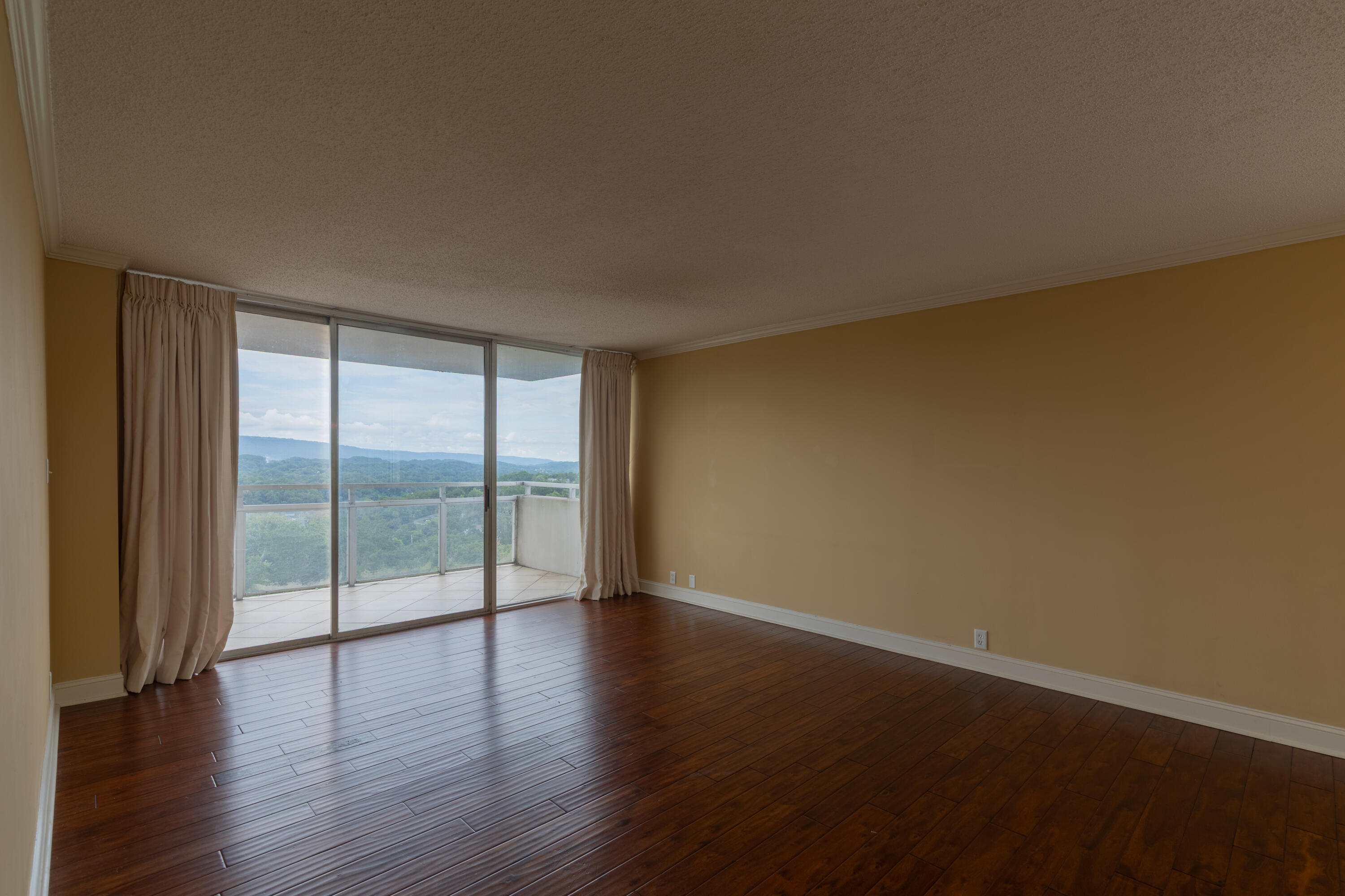 1131 Stringers Ridge Road, Unit 7C Chattanooga, TN 37405 - Photo 2 of 31 Pinnacle-1