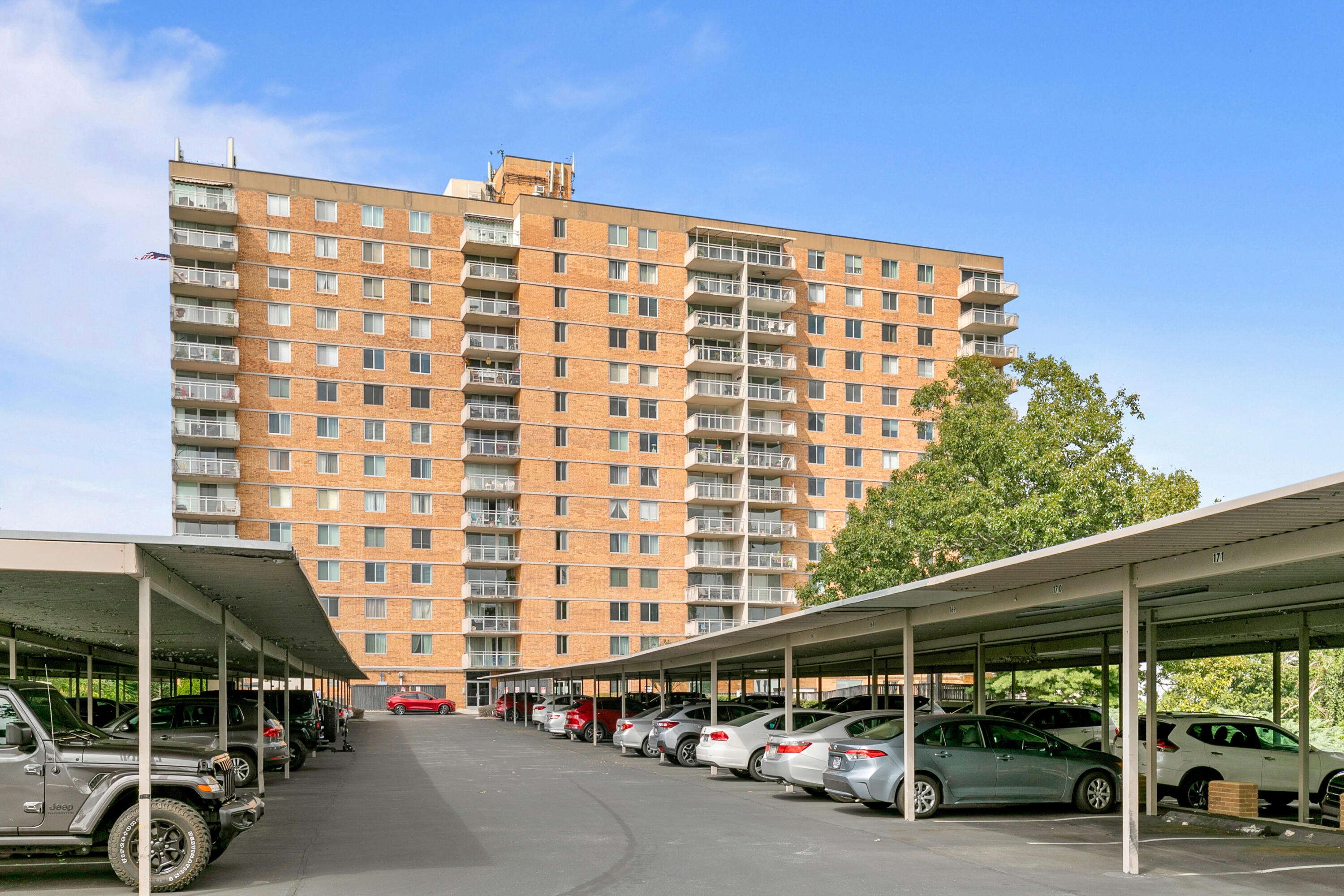 1131 Stringers Ridge Road, Unit 7C Chattanooga, TN 37405 - Photo 31 of 31 Pinnacle-32