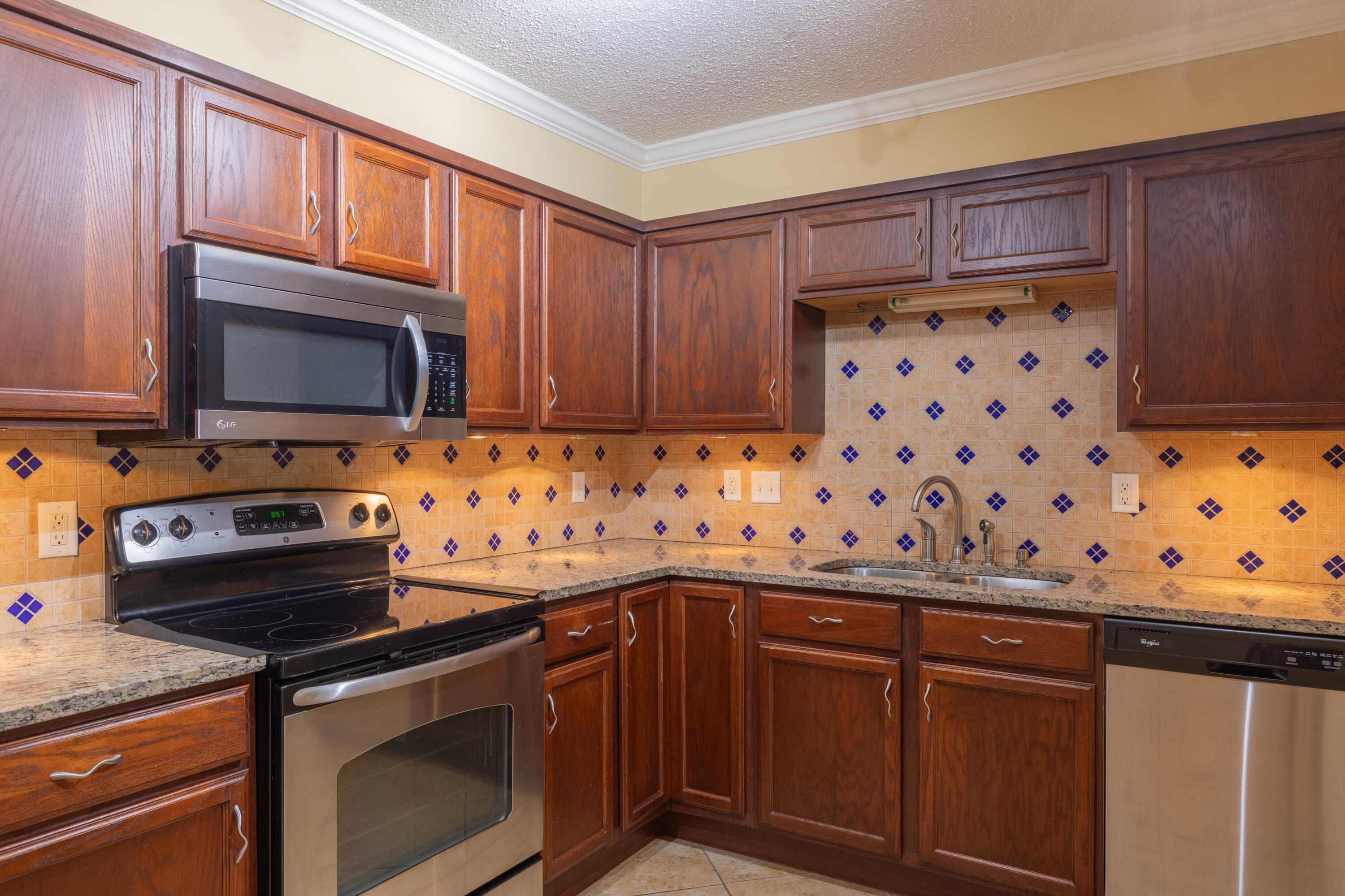 1131 Stringers Ridge Road, Unit 7C Chattanooga, TN 37405 - Photo 7 of 31 Pinnacle-6