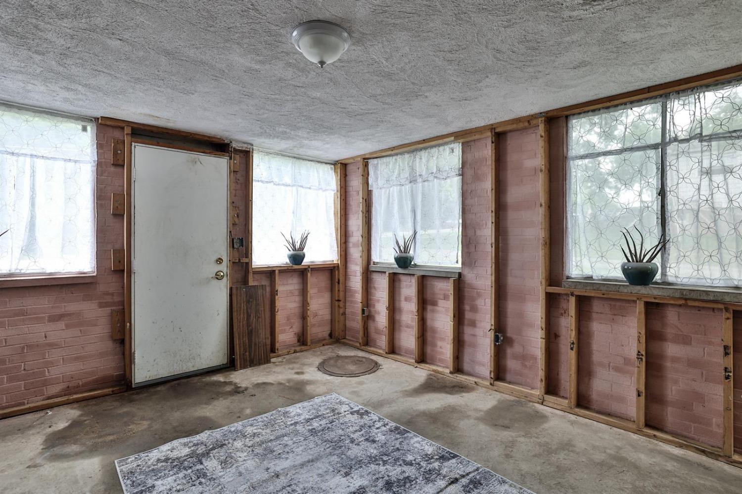 6285 Mullen Road Cincinnati, OH 45247 - Photo 8 of 32