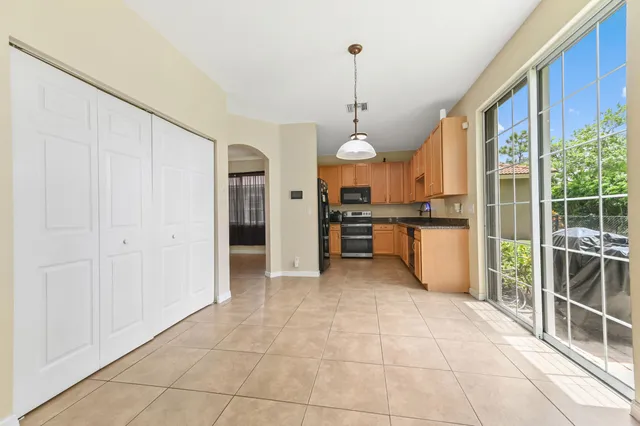 a view of a livingroom with furniture