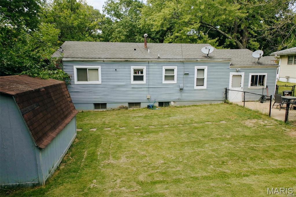 1002 Hutton Place Ferguson, MO 63135 - Photo 11 of 18