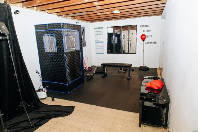 $1,336 | 1002 Hutton Place, Ferguson, MO 63135