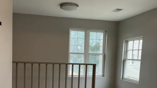 $1,800 | 8422 South Buffalo Avenue, Unit 1R, Chicago, IL 60617