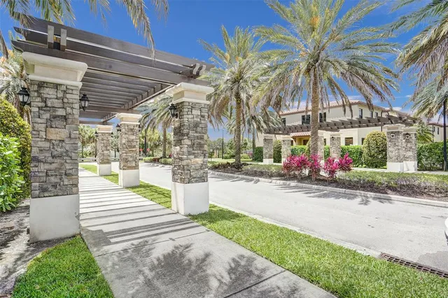 $555,000 | 4875 Northwest 55th Place, Tamarac, FL 33319