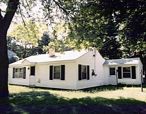 33 Rosedale Avenue Springfield, MA 01128 - Photo 1 of 1