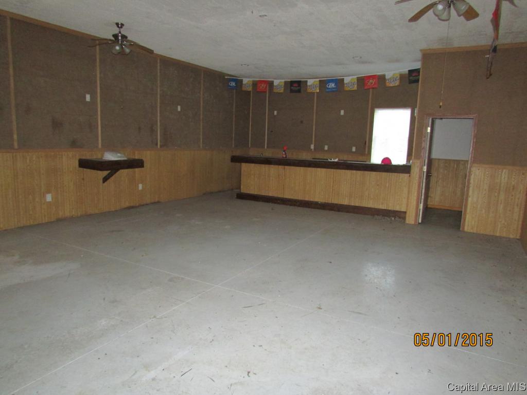 10490 Bell Fountain Road Dawson, IL 62520 - Photo 17 of 20 Gallery Image 17