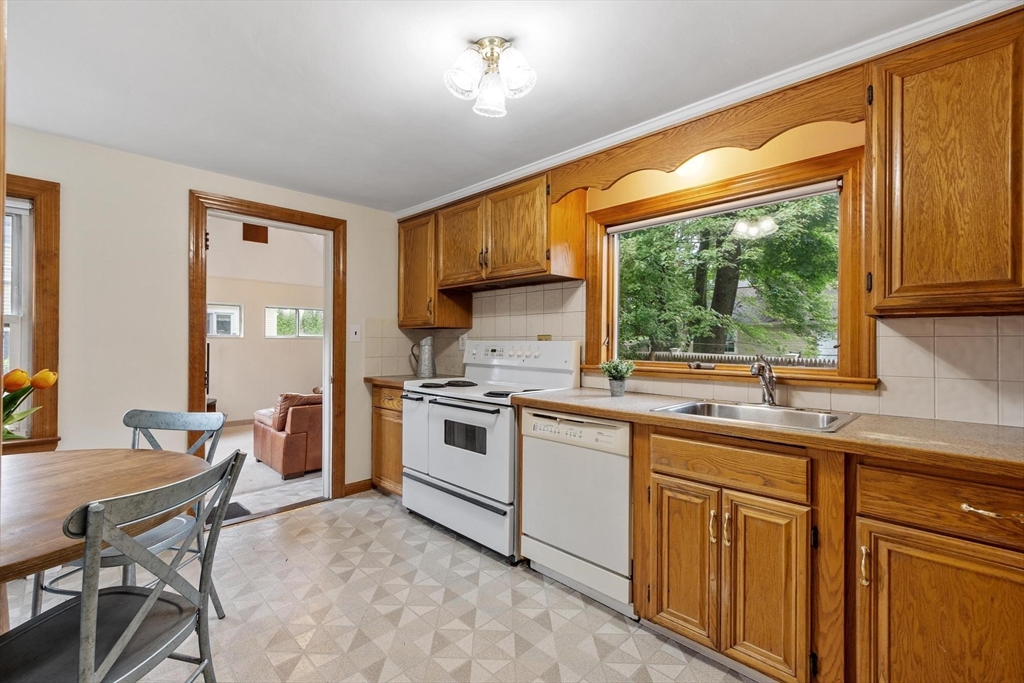 12 Hunt Road Bedford, MA 01730 - Photo 12 of 30