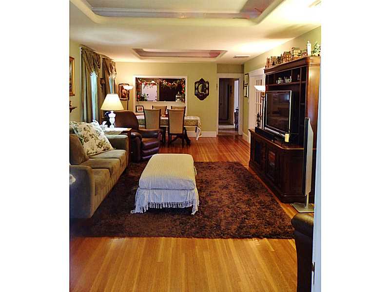 240 Winter Street Woonsocket, RI 02895 - Photo 10 of 25 Living Room.