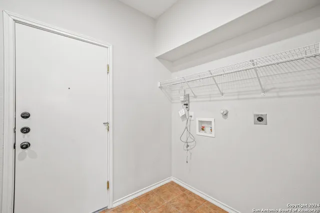 a view of utility room