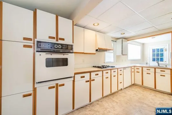$3,100 | 21 East Shore Road, Denville, NJ 07834