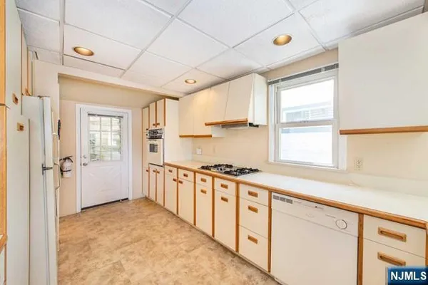 $3,100 | 21 East Shore Road, Denville, NJ 07834