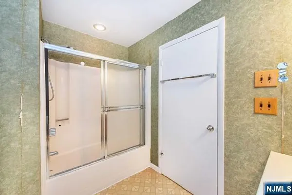 $3,100 | 21 East Shore Road, Denville, NJ 07834