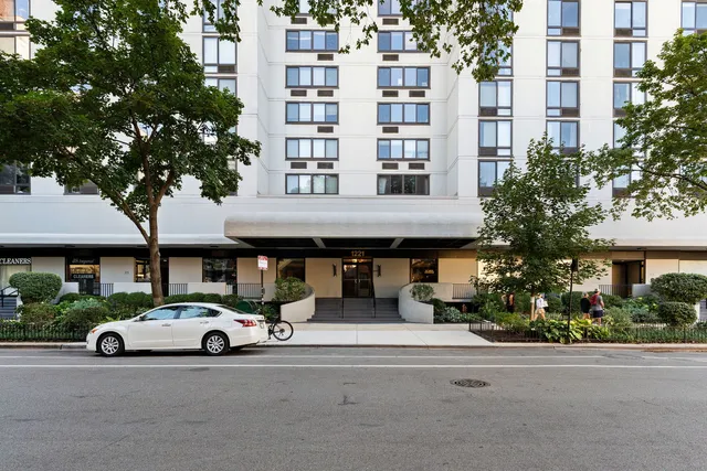 $2,300 | 1221 North Dearborn Parkway, Unit 1601N, Chicago, IL 60610