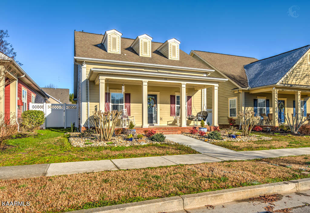 104 Forestberry Street Oak Ridge, TN 37830 - Photo 2 of 25 220228Frstbrry104.5