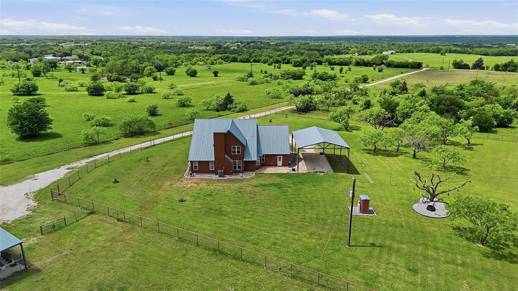 4652 Old Southmayd Road Sherman, TX 75092 - Photo 39 of 40 a view of a lush green field