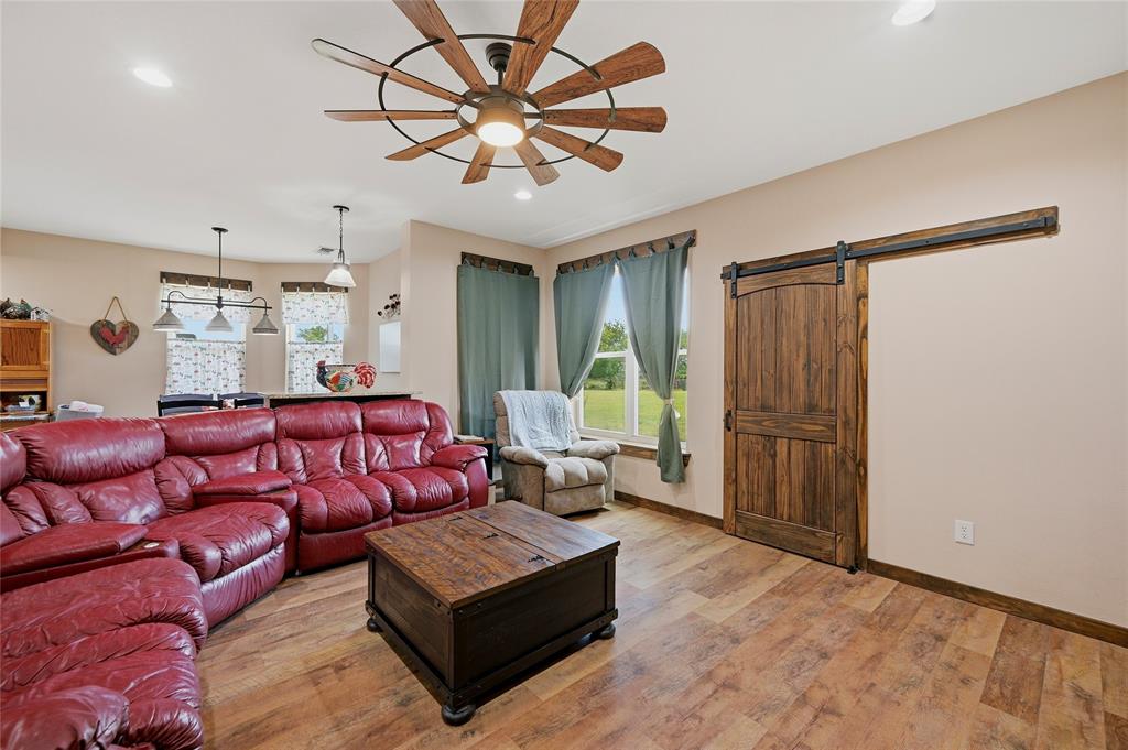4652 Old Southmayd Road Sherman, TX 75092 - Photo 8 of 40 a living room with furniture