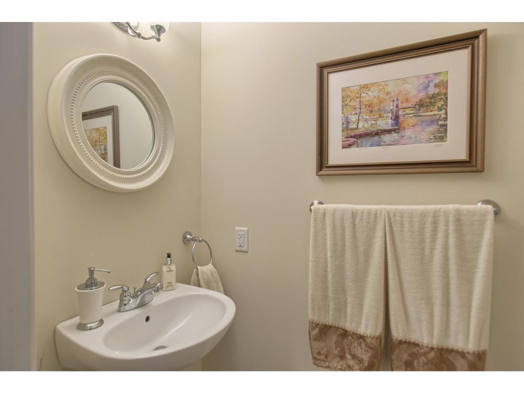 19 Winterberry Road Pelham, NH 03076 - Photo 9 of 26 Gallery Image 9