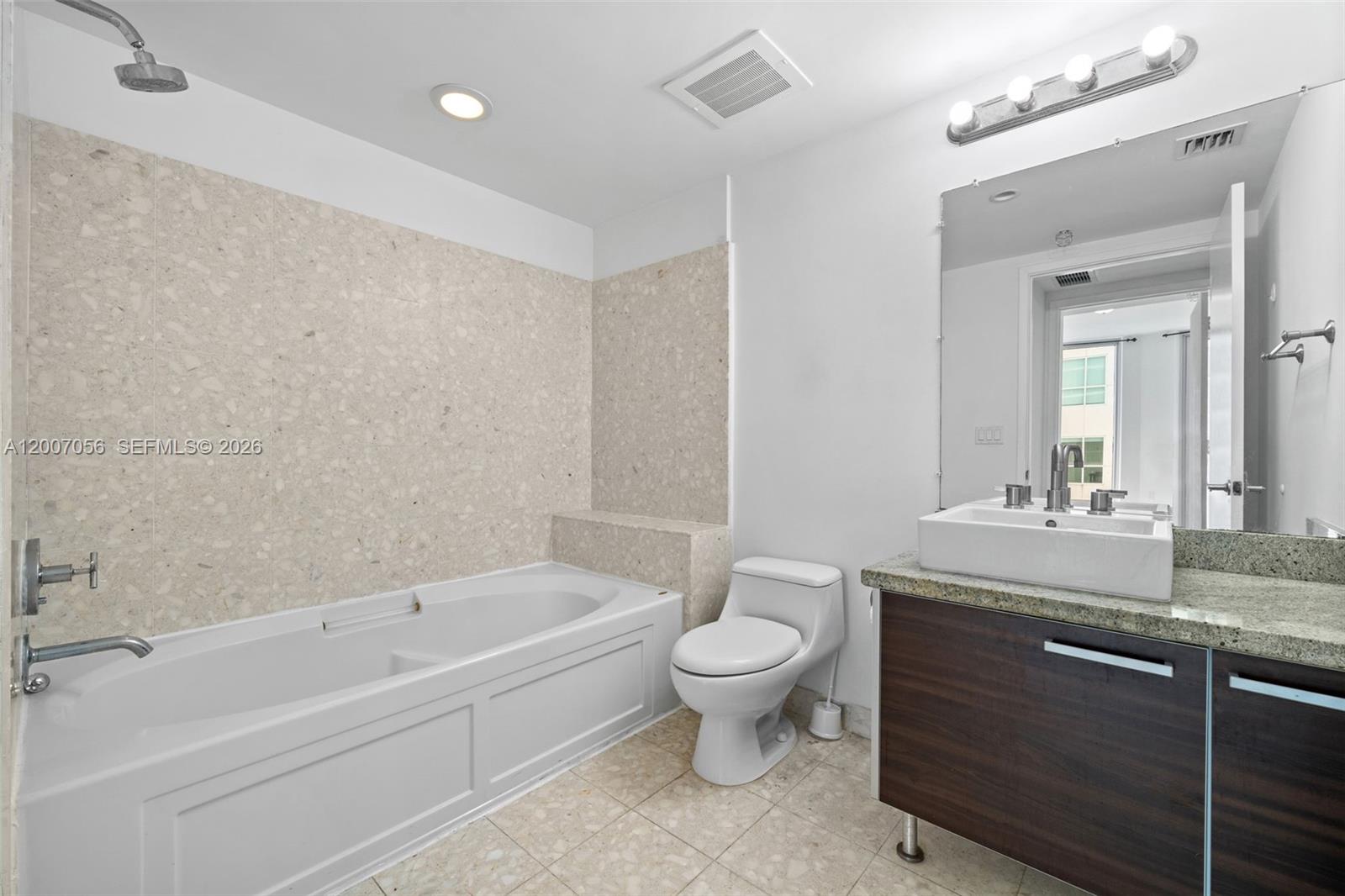 185 Southwest 7th Street, Unit 1710 Miami, FL 33130 - Photo 12 of 12