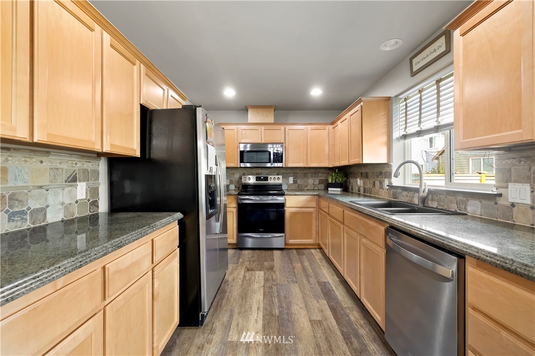 7022 Radius Loop Southeast Lacey, WA 98513 - Photo 11 of 39 Gallery Image 11