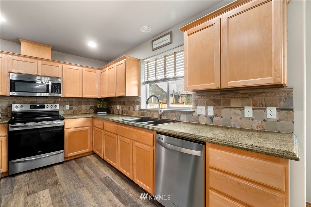 7022 Radius Loop Southeast Lacey, WA 98513 - Photo 12 of 39 Gallery Image 12
