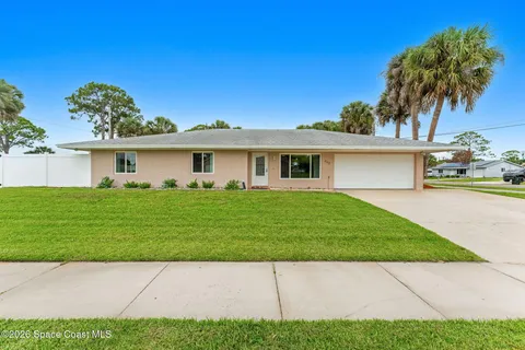 $469,900 | 498 Chamberlin Avenue Northwest, Palm Bay, FL 32907