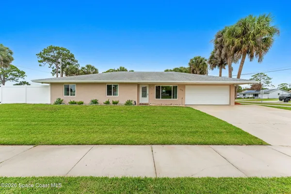 $459,900 | 498 Chamberlin Avenue Northwest, Palm Bay, FL 32907
