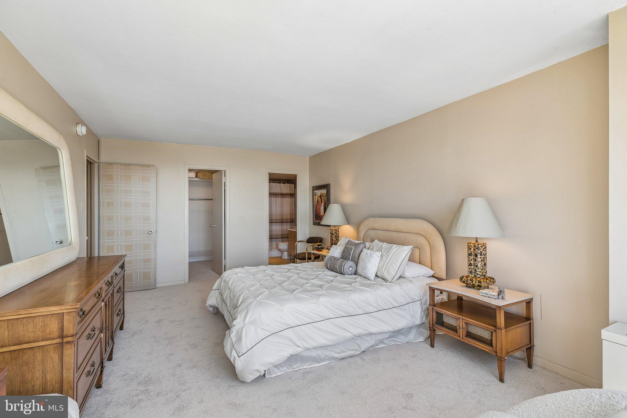 224-30 West Rittenhouse Square, Unit 2510 Philadelphia, PA 19103 - Photo 12 of 30 Gallery Image 12