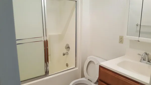 $2,000 | 417 North Citrus Avenue, Unit 6, Escondido, CA 92027