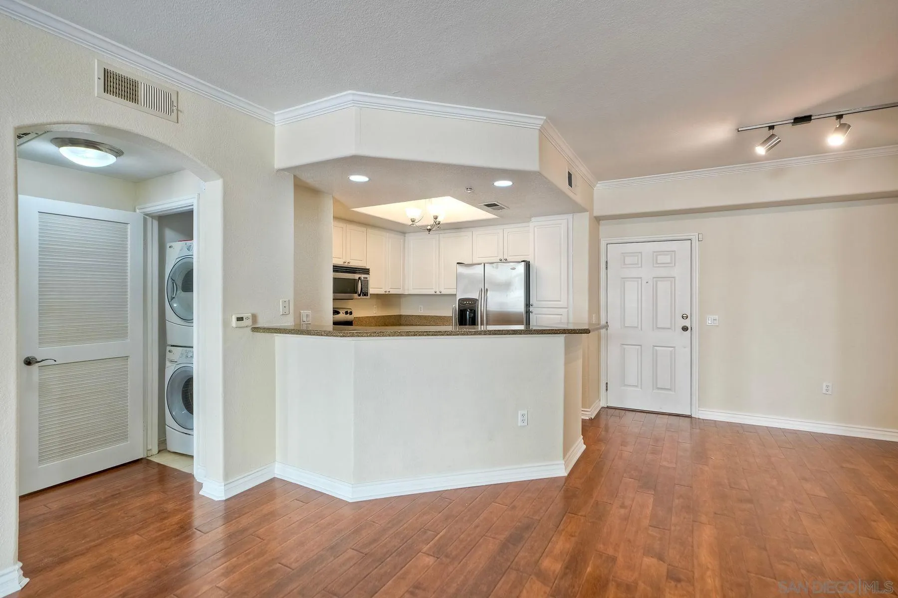9253 Regents Road, Unit A110 La Jolla, CA 92037 - Photo 11 of 36