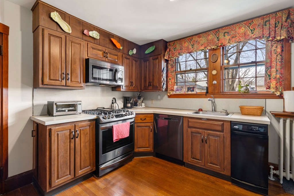 14 Mulberry Road Milton, MA 02186 - Photo 12 of 34 Gallery Image 12