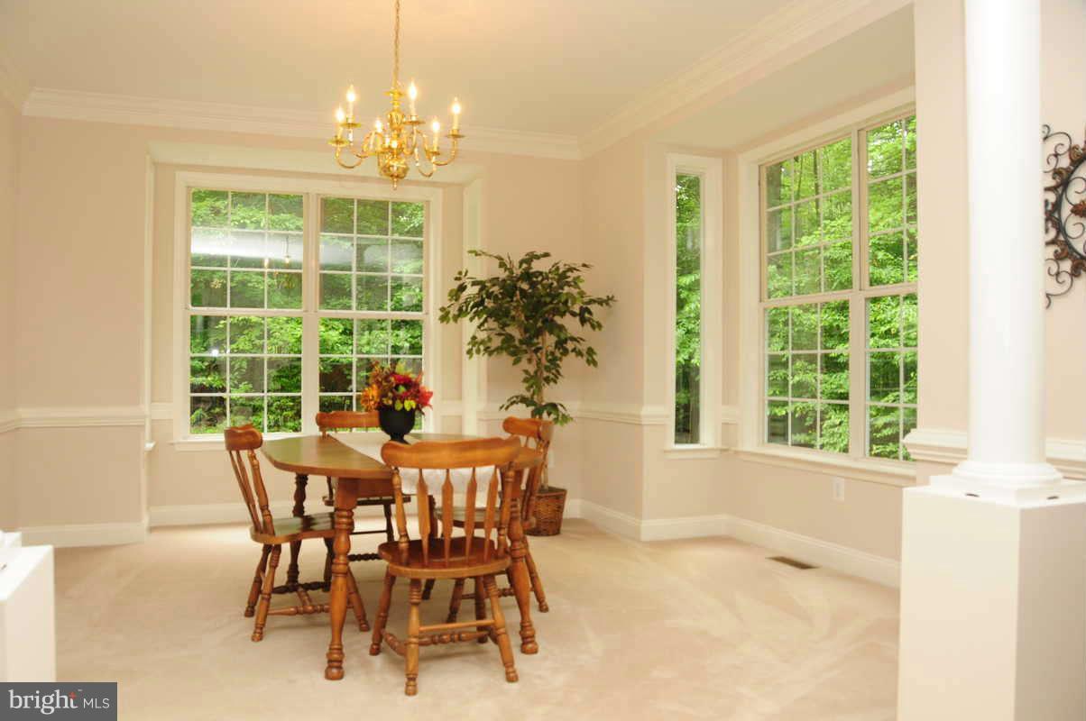 6461 Running Brook Road Manassas, VA 20112 - Photo 9 of 28 Dining Room