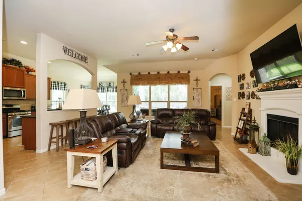 $3,000 | 55 Hearthwick Place, Tomball, TX 77375