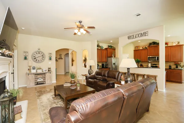 $3,000 | 55 Hearthwick Place, Tomball, TX 77375