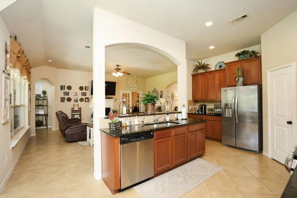 $3,000 | 55 Hearthwick Place, Tomball, TX 77375