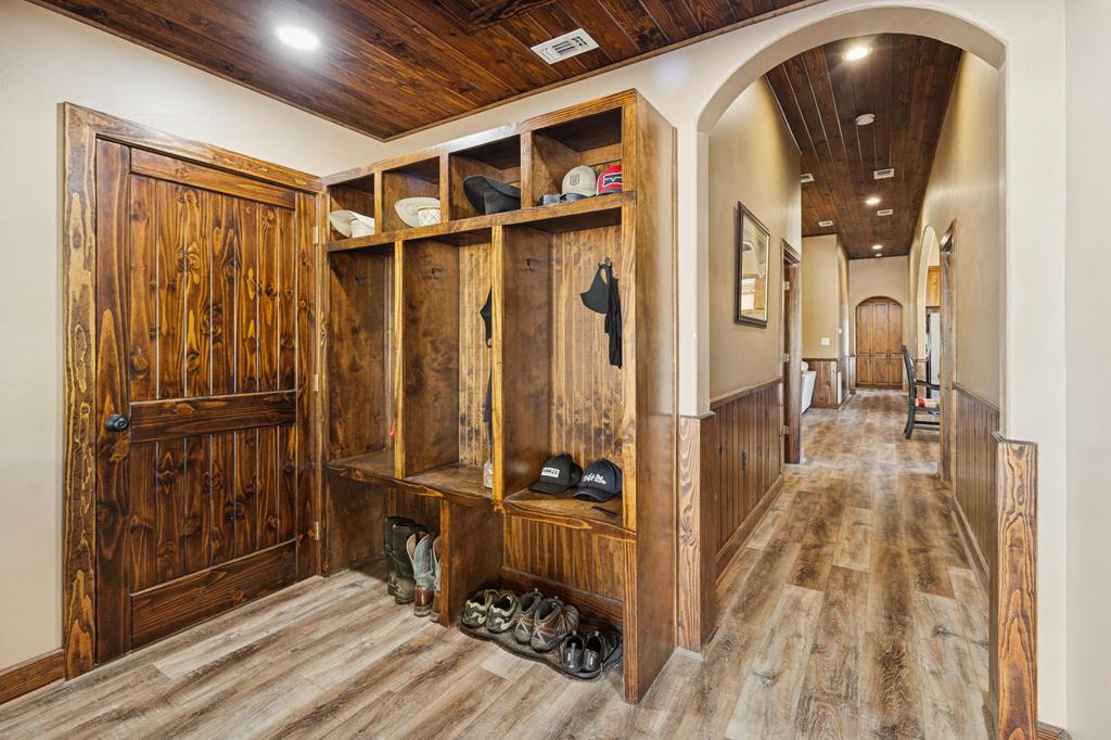 383 Elm Pass Road Bandera, TX 78003 - Photo 16 of 91