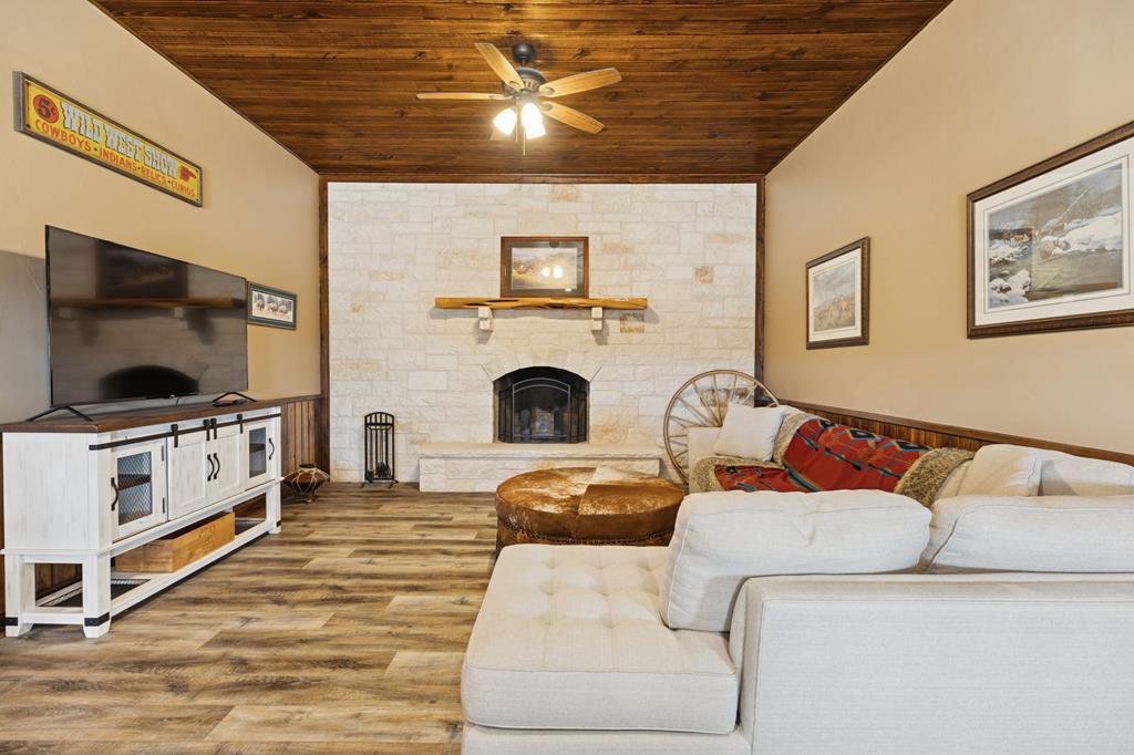 383 Elm Pass Road Bandera, TX 78003 - Photo 22 of 91