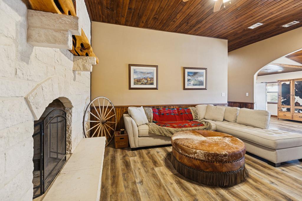 383 Elm Pass Road Bandera, TX 78003 - Photo 24 of 91