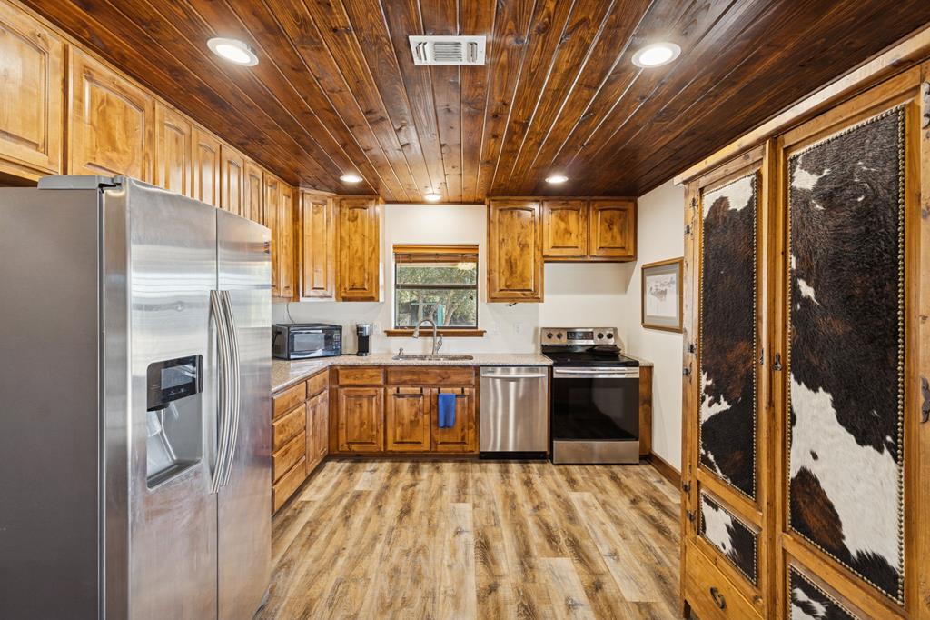 383 Elm Pass Road Bandera, TX 78003 - Photo 29 of 91