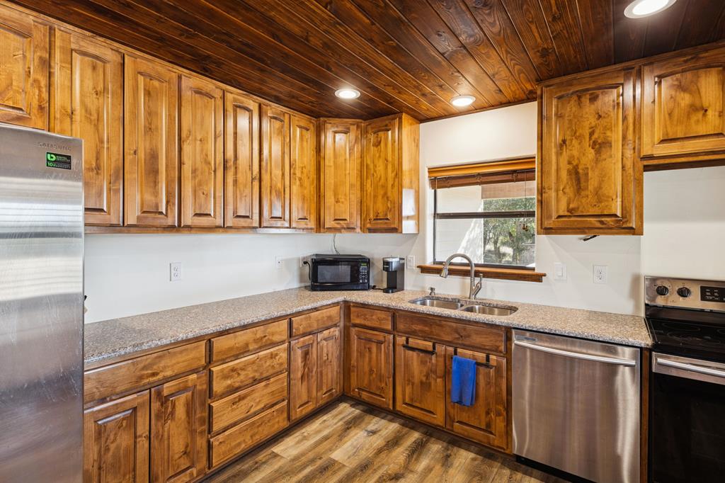 383 Elm Pass Road Bandera, TX 78003 - Photo 31 of 91