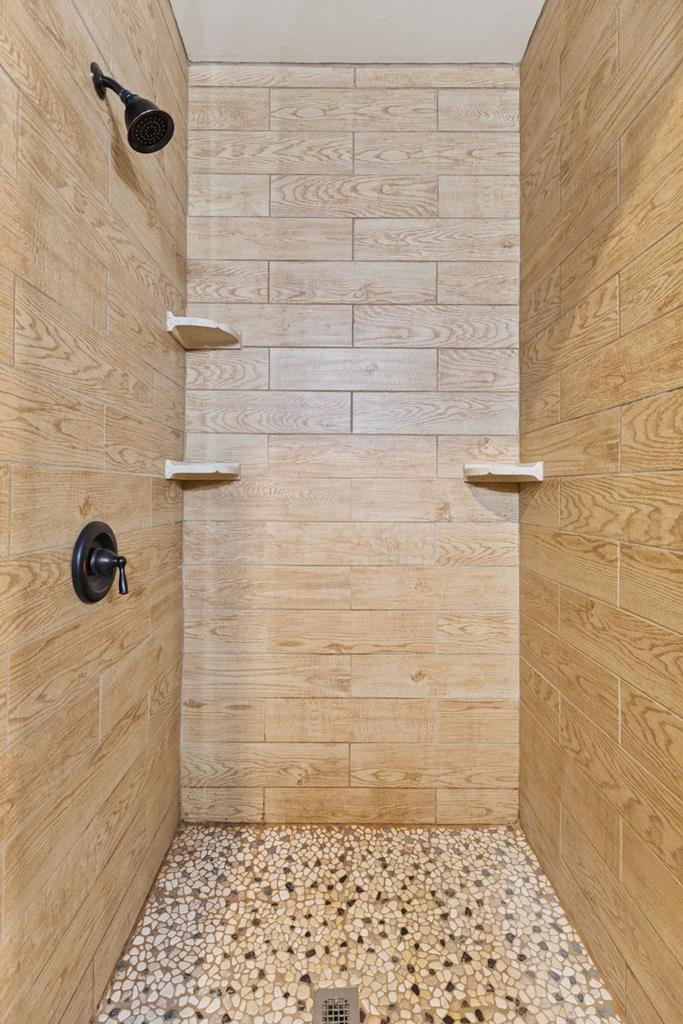 383 Elm Pass Road Bandera, TX 78003 - Photo 39 of 91